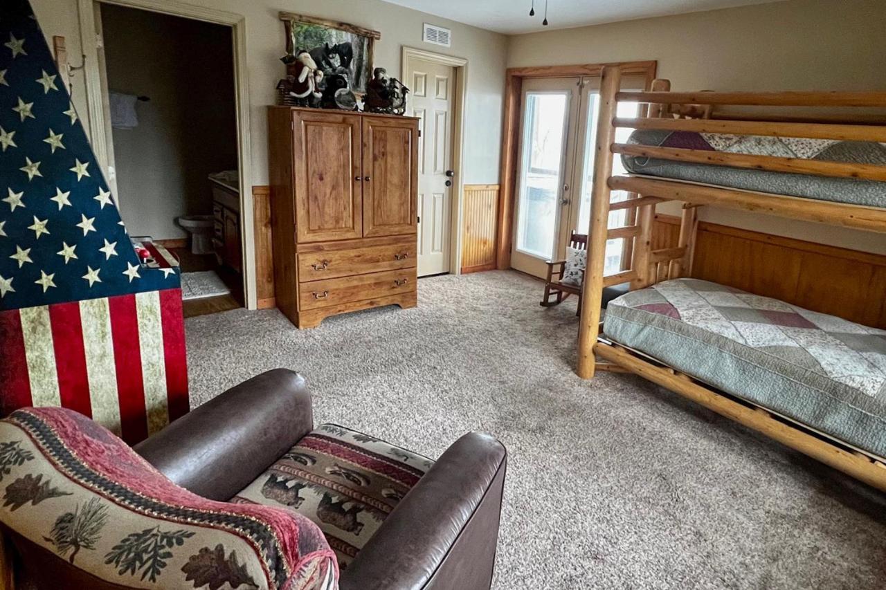 Smoky Mountain Retreat With Hot Tub, Arcade Games Villa Pigeon Forge Exterior photo